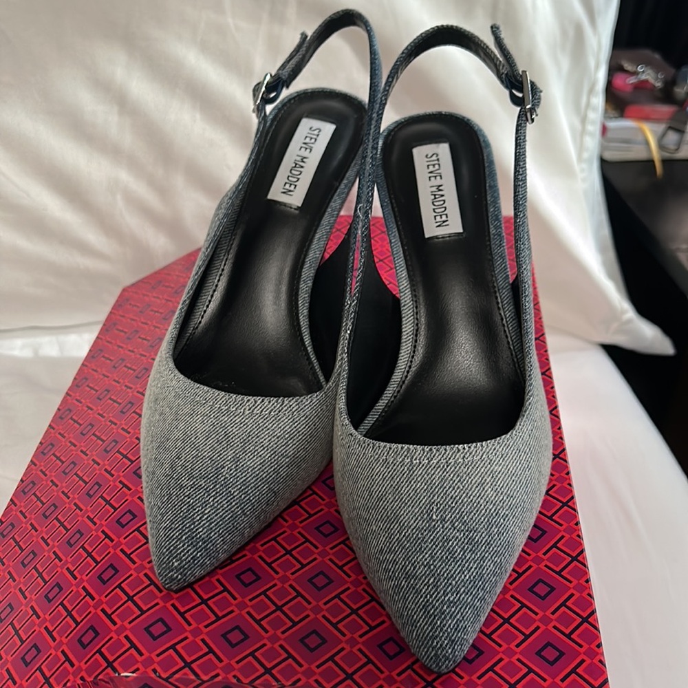 Heels - Picture 2 of 5